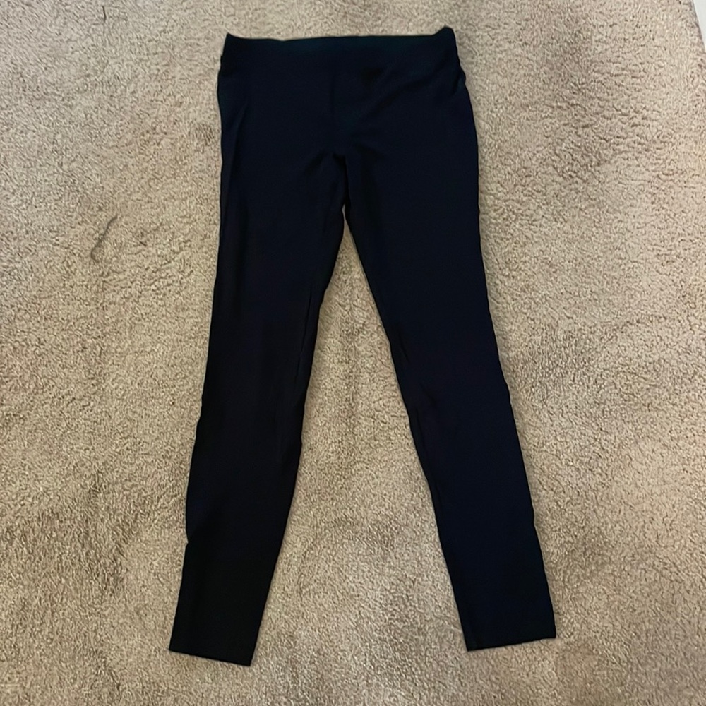 Hue, Black Leggings, Size M.